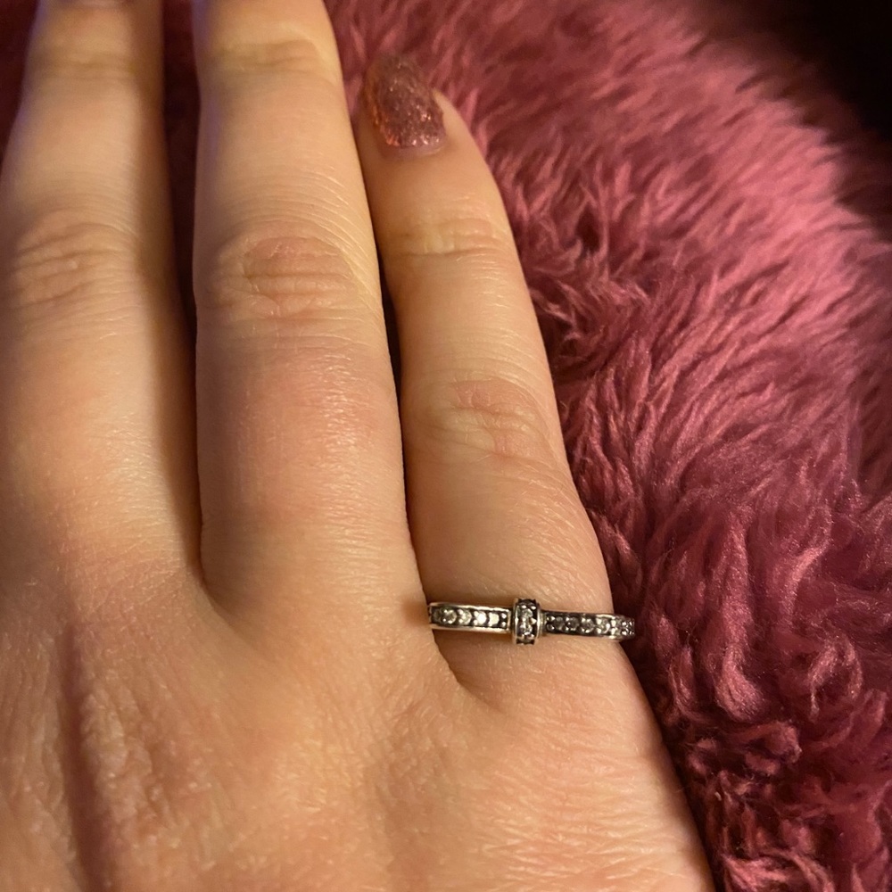 Pandora bow ring